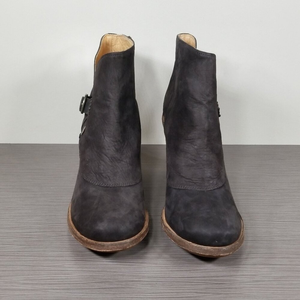 Timberland Black Ankle Boots with Brown Heel - Picture 2 of 11